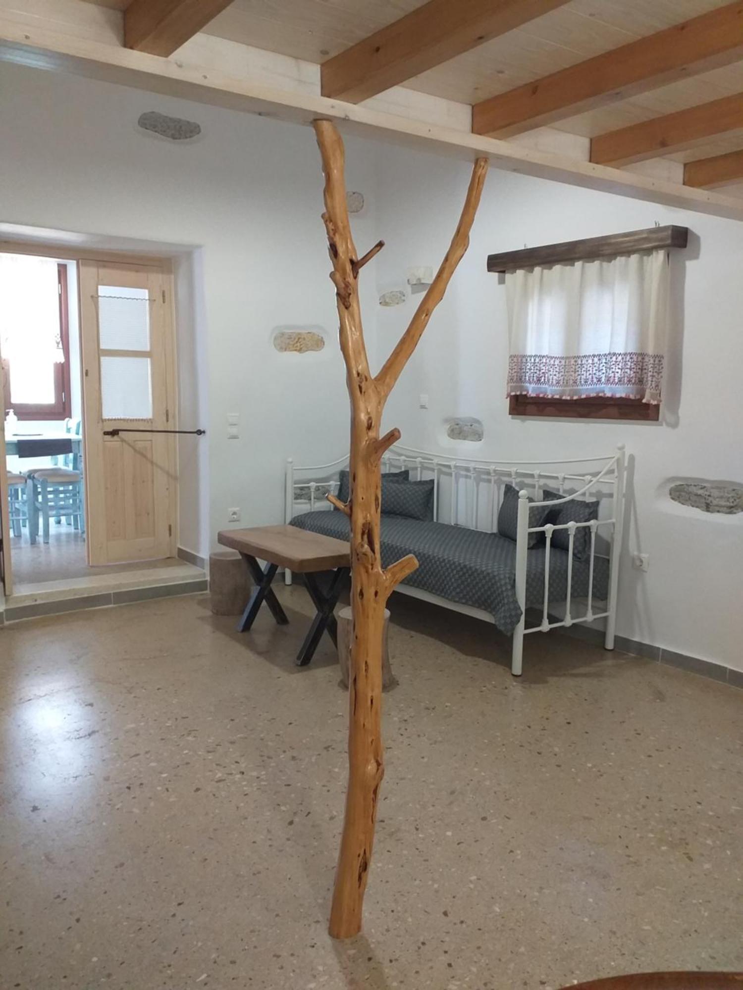 Imellos Aperathos Phòng bức ảnh